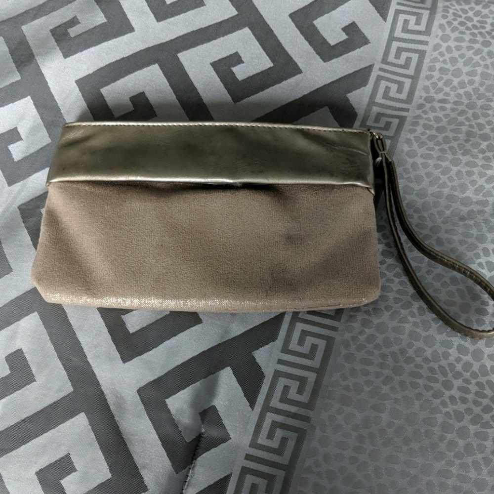 Small clutch